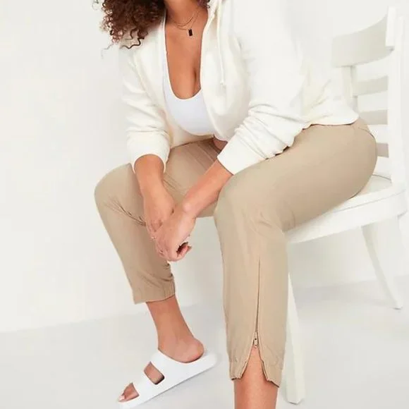 Old Navy Soft Mid-Rise 4-Way Stretch Jogger Pants for Women New - Picture 4 of 4